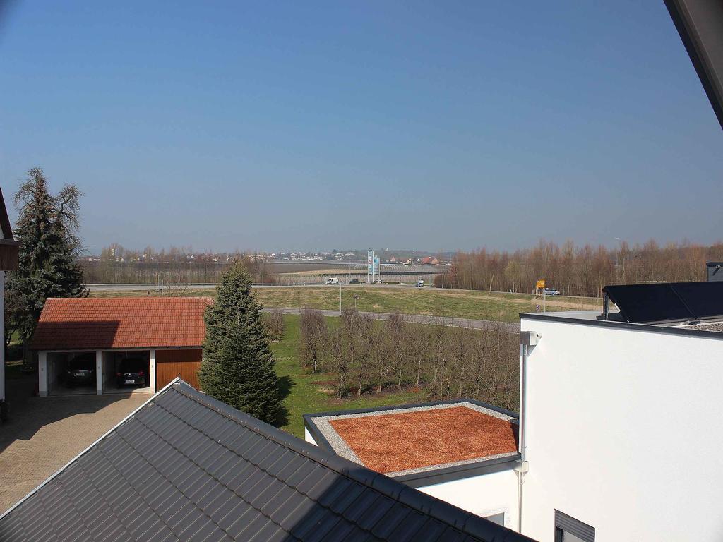 Ferienwohnung Am Zeppelin Hangar Friedrichshafen Bagian luar foto