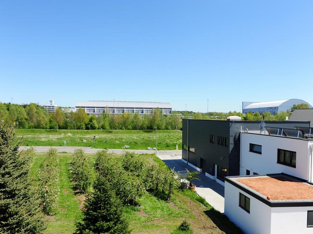 Ferienwohnung Am Zeppelin Hangar Friedrichshafen Bagian luar foto