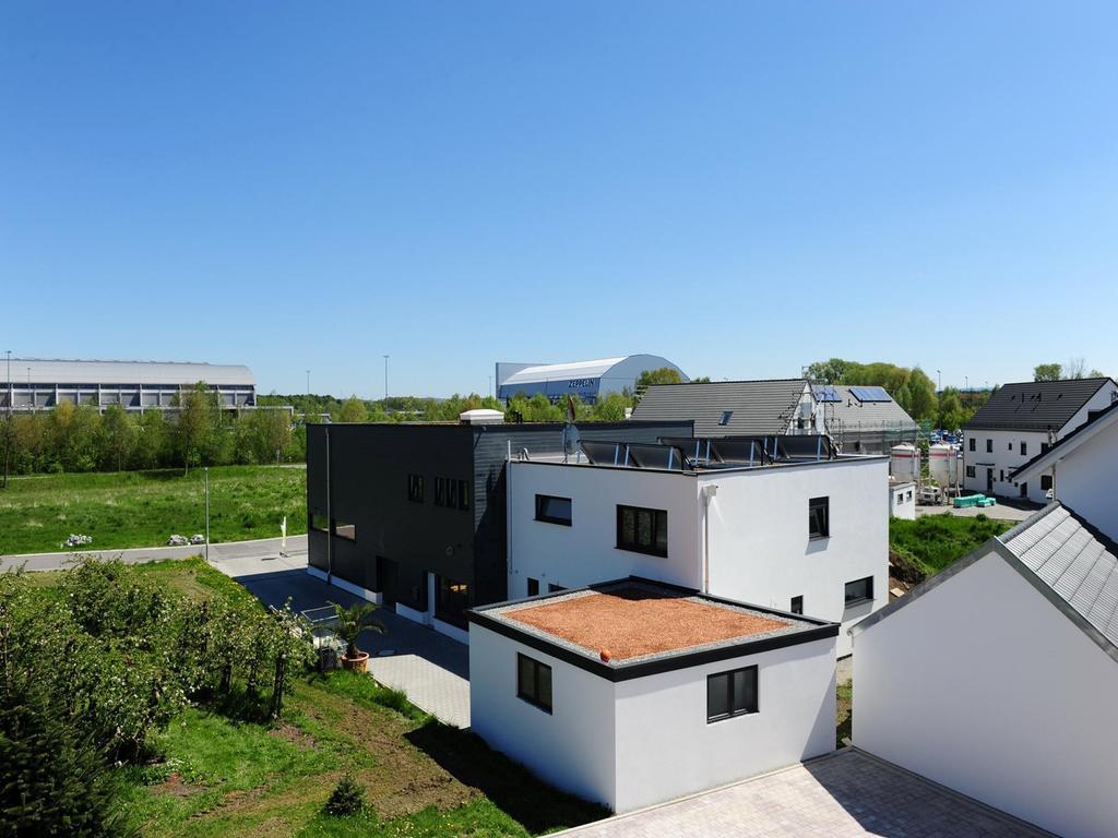 Ferienwohnung Am Zeppelin Hangar Friedrichshafen Bagian luar foto