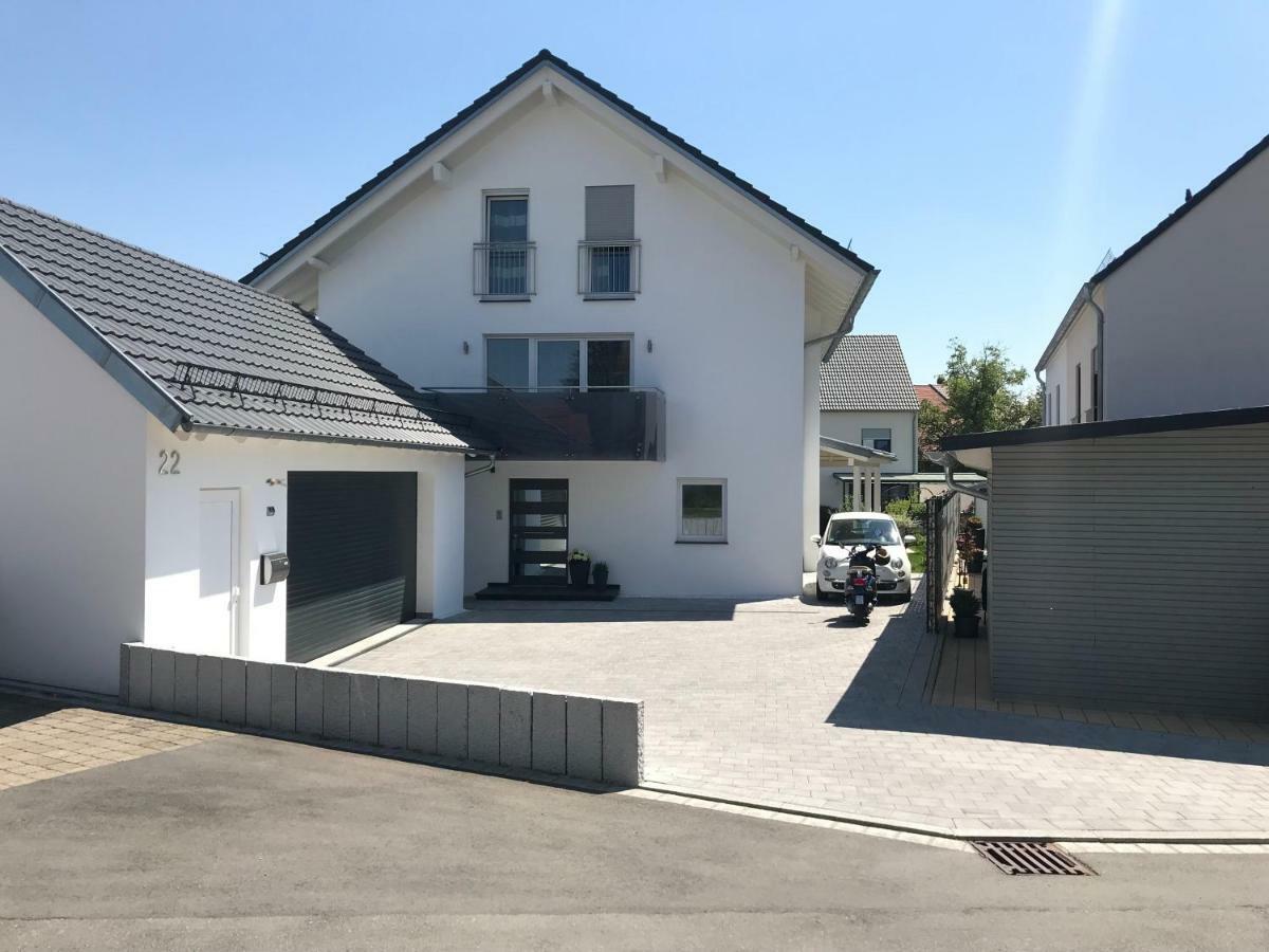 Ferienwohnung Am Zeppelin Hangar Friedrichshafen Bagian luar foto