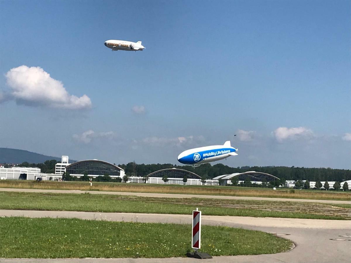 Ferienwohnung Am Zeppelin Hangar Friedrichshafen Bagian luar foto